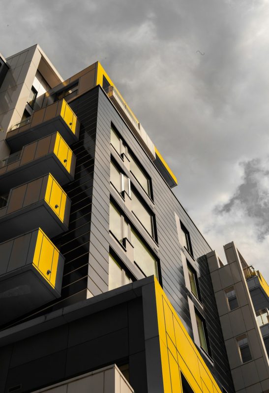 传统企业数字化转型实战：三个真实案例揭示AI如何重塑中小企业经营效率-修愚